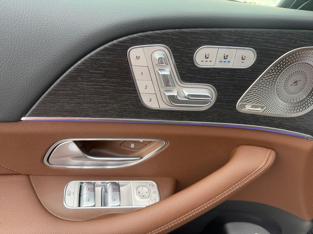 2026 Mercedes-BENZ GLS 缩略图 16