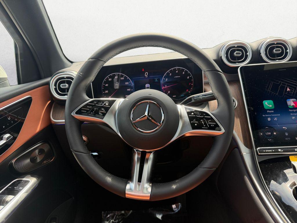 2026 Mercedes-BENZ GLC — миниатюра 12
