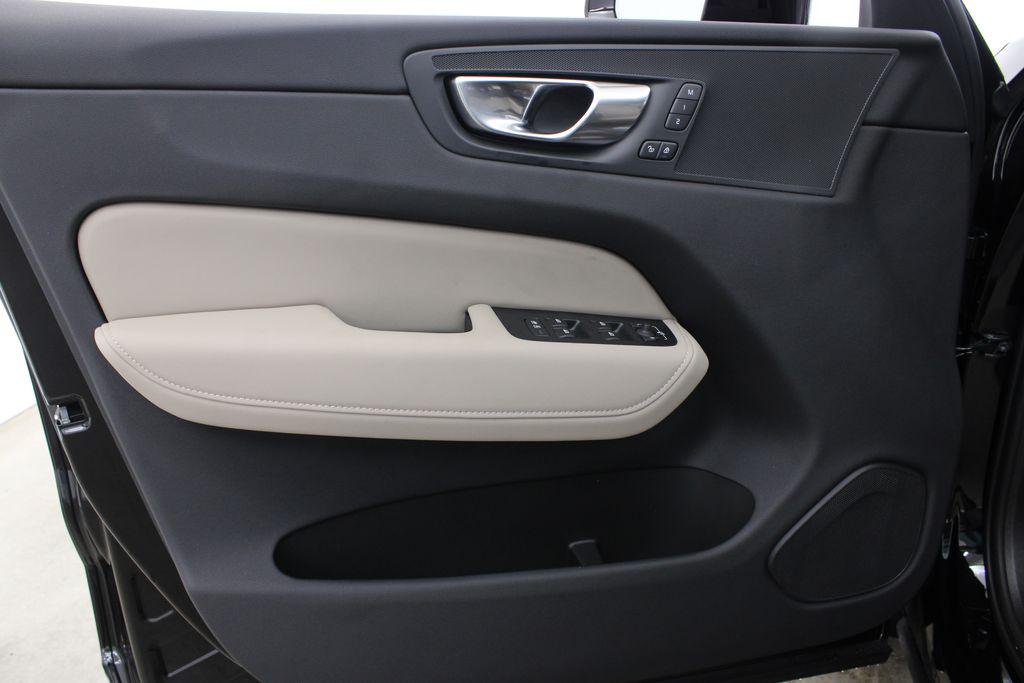 صورة مصغرة 17 لـ 2026 VOLVO XC60 B5 PLUS