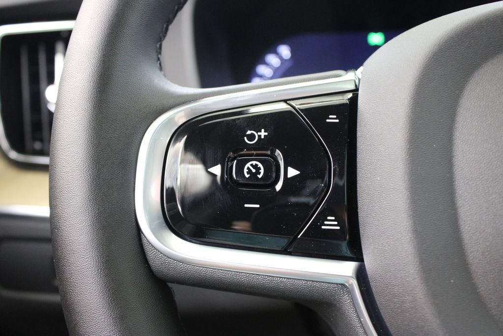 صورة مصغرة 27 لـ 2026 VOLVO XC60 B5 PLUS