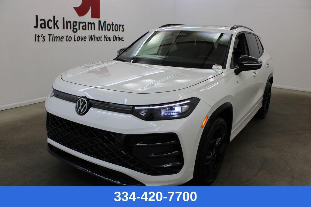 New 2026 Volkswagen Tiguan 2.0T SE R-Line Black