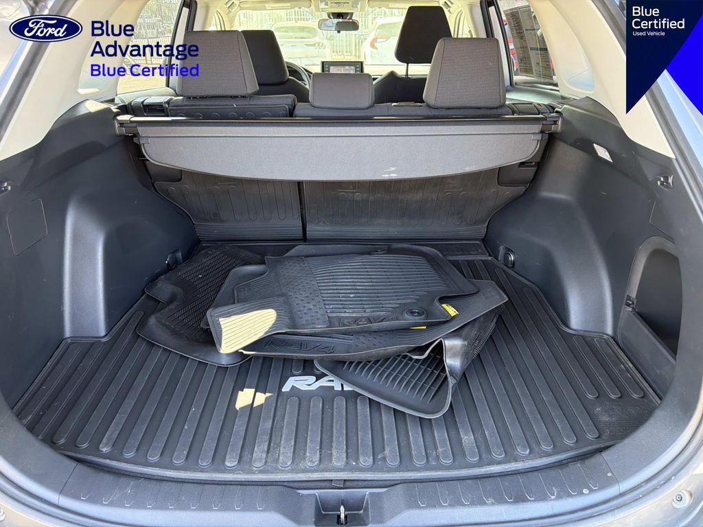 صورة 6 لـ 2021 Toyota RAV4 HYBRID LE