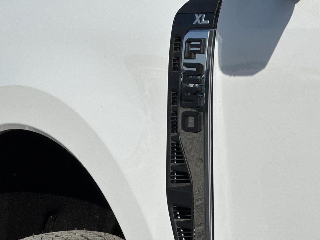 صورة مصغرة 24 لـ 2026 FORD F-250 XL