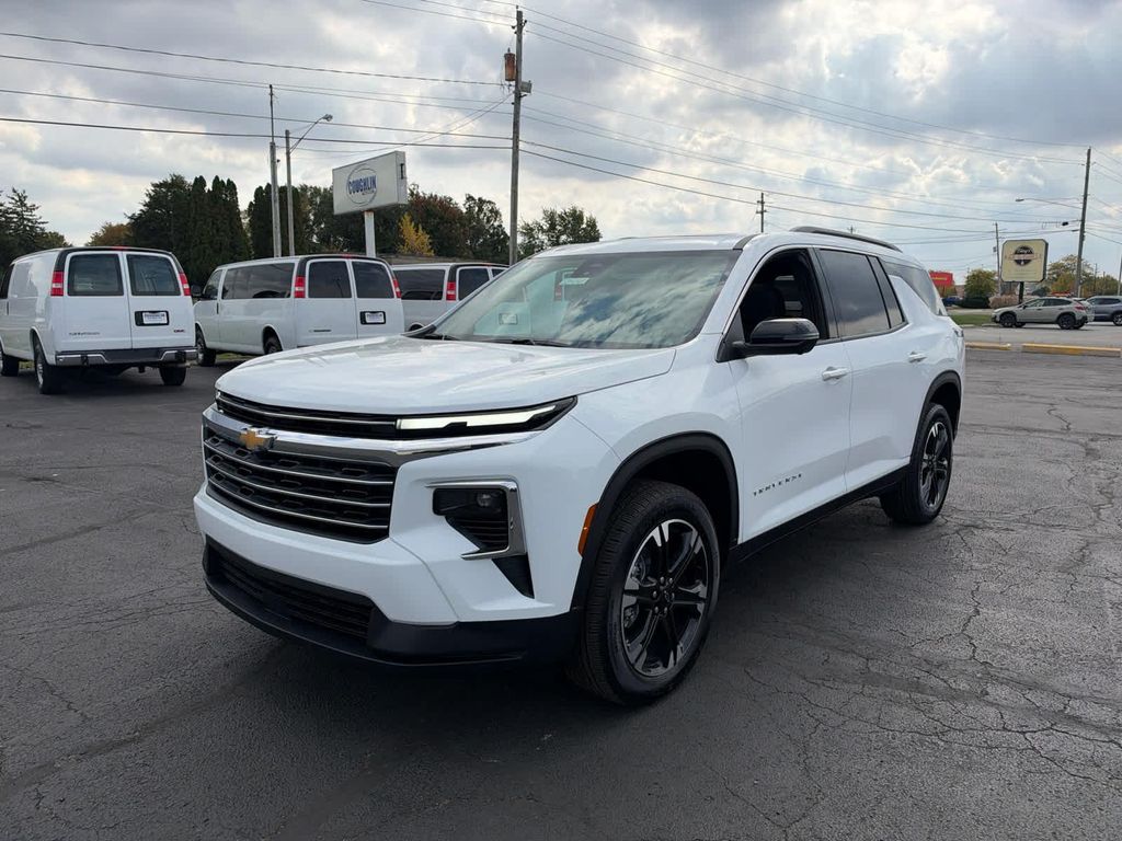 New 2027 Chevrolet Traverse LT