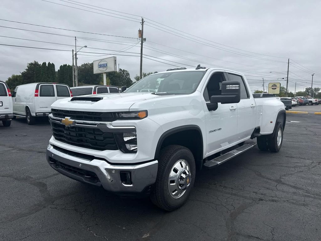 New 2026 Chevrolet Silverado 3500 LT