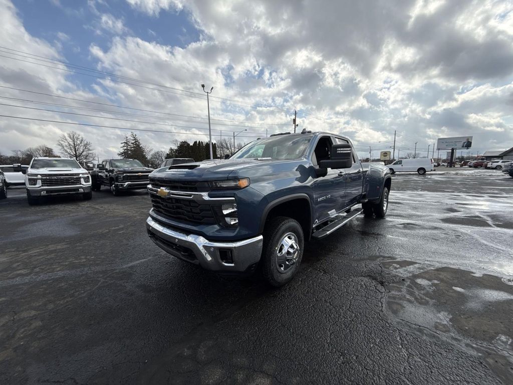 New 2026 Chevrolet Silverado 3500 LT