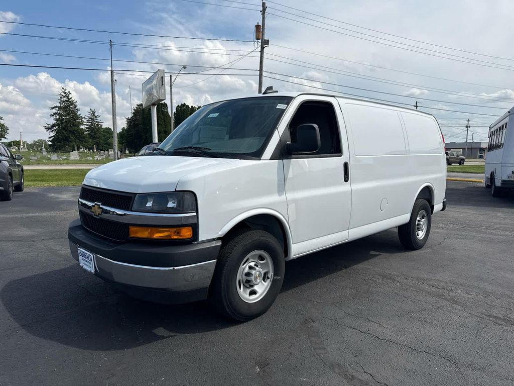 New 2025 Chevrolet Express 2500 LT