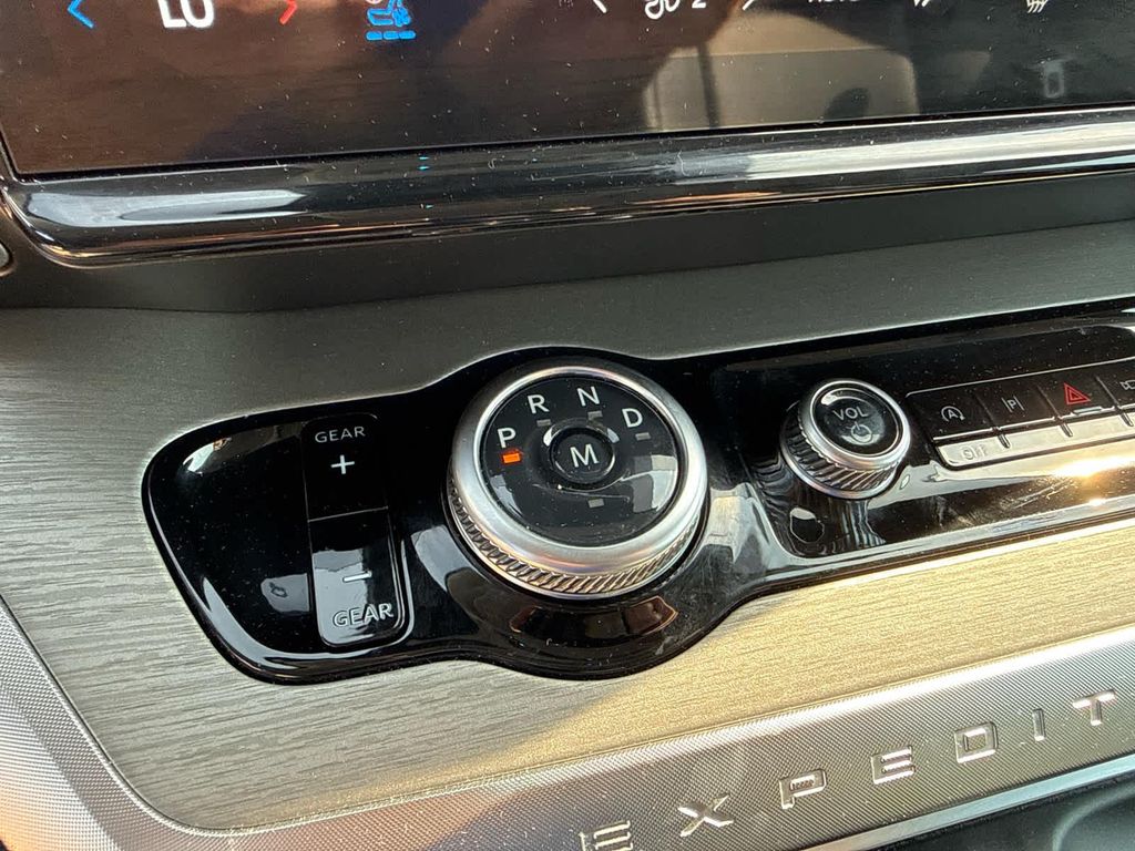 2025 FORD EXPEDITION PLATINUM 缩略图 18