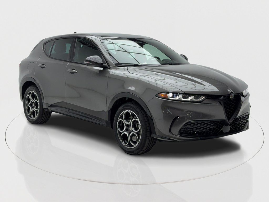 New 2025 Alfa Romeo Tonale Base