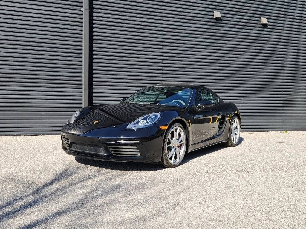 2022 Porsche 718 Cayman