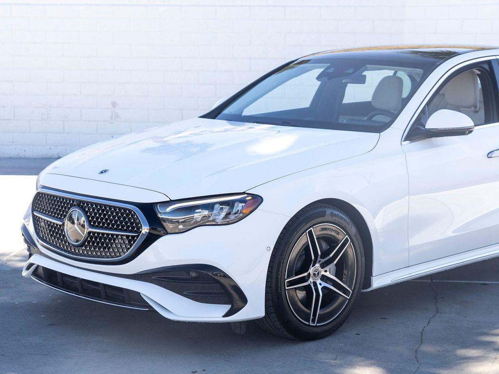 MERCEDES-BENZ E-CLASS - 6