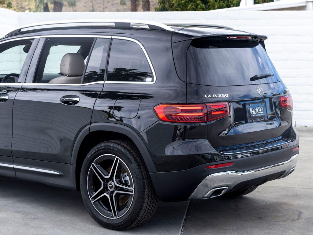 2026 Mercedes-BENZ GLB 照片 8