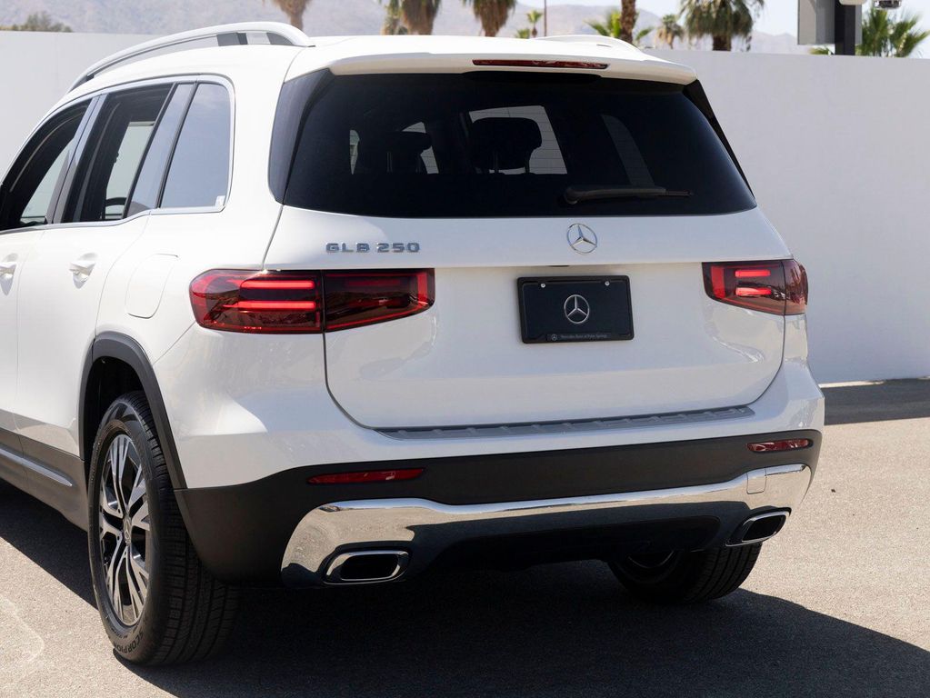 صورة 8 لـ 2026 Mercedes-BENZ GLB