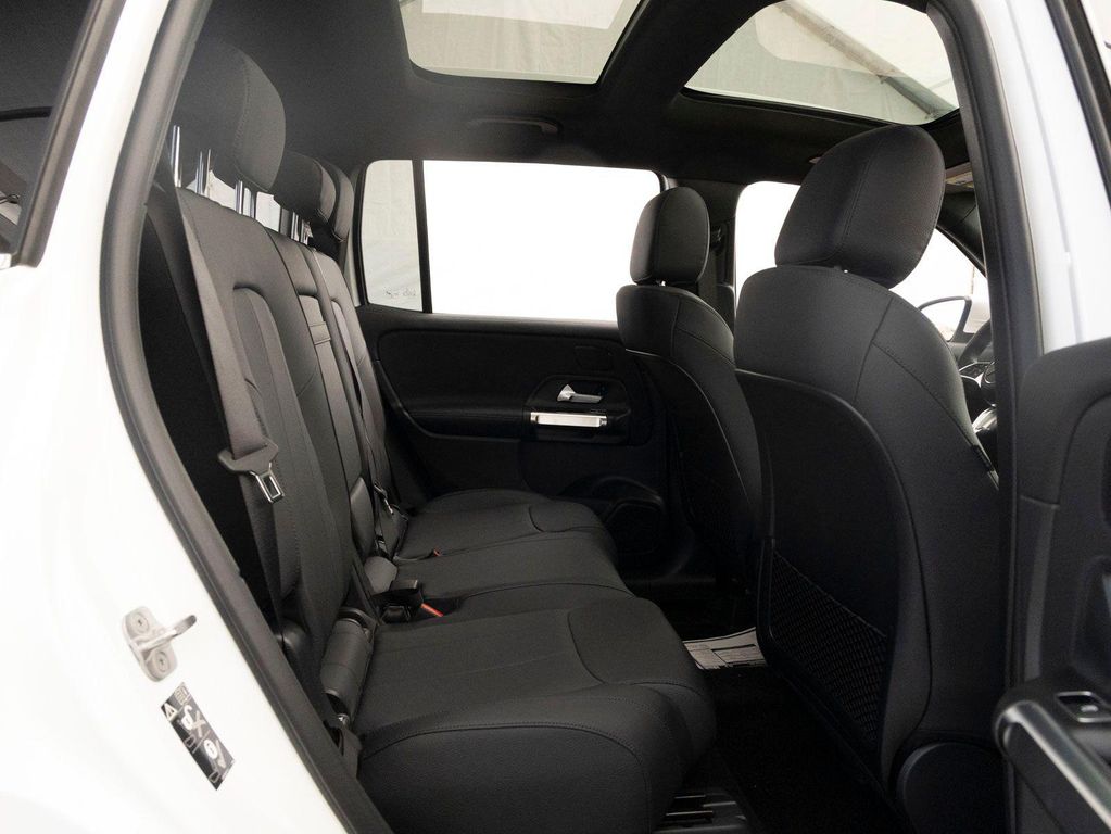 2026 Mercedes-BENZ GLB 缩略图 23