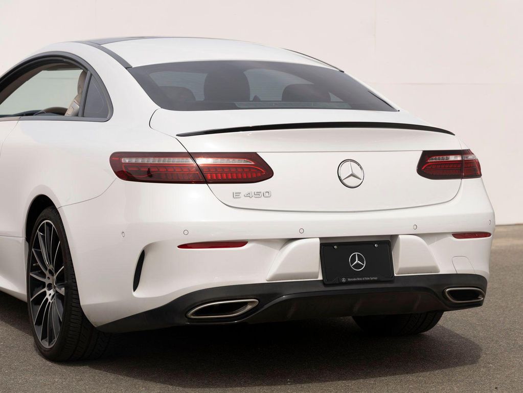 MERCEDES-BENZ E-CLASS - 8