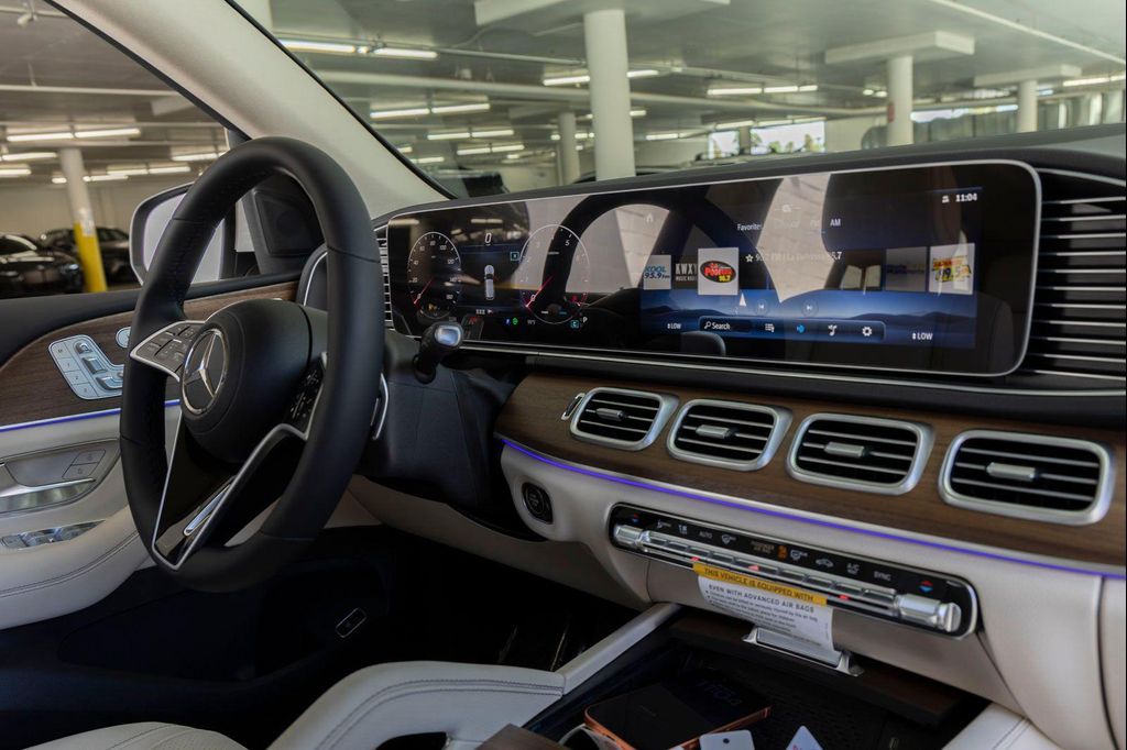 2026 Mercedes-BENZ GLE — миниатюра 29