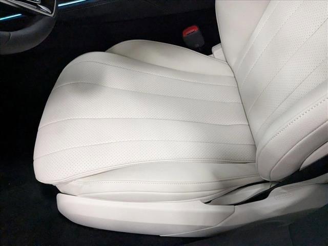 MERCEDES-BENZ E-CLASS - 4