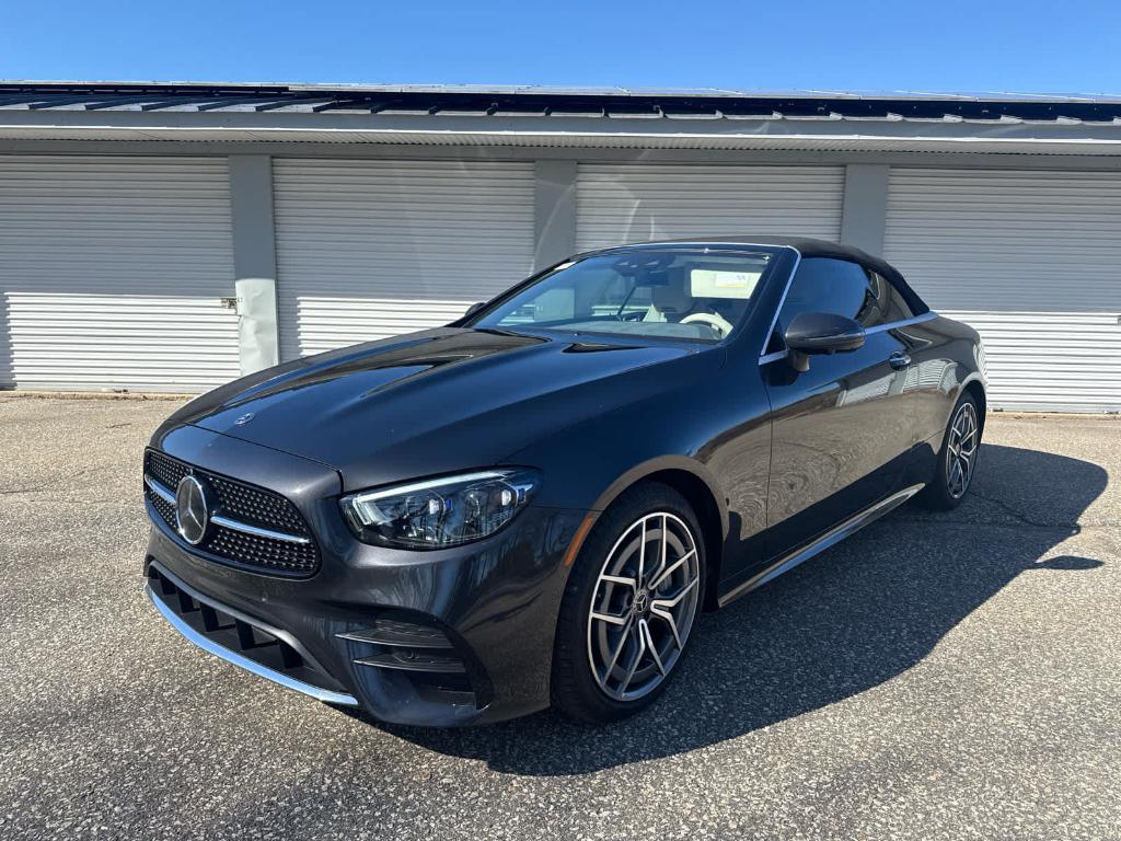 MERCEDES-BENZ E-CLASS - 1