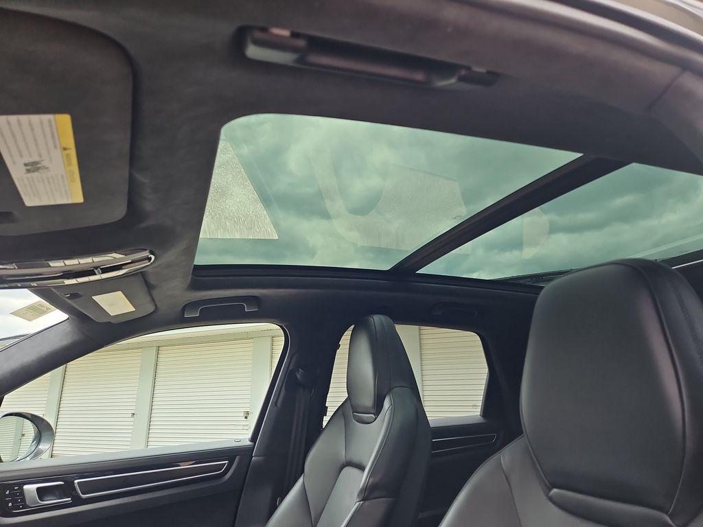 2021 Porsche CAYENNE GTS 缩略图 16