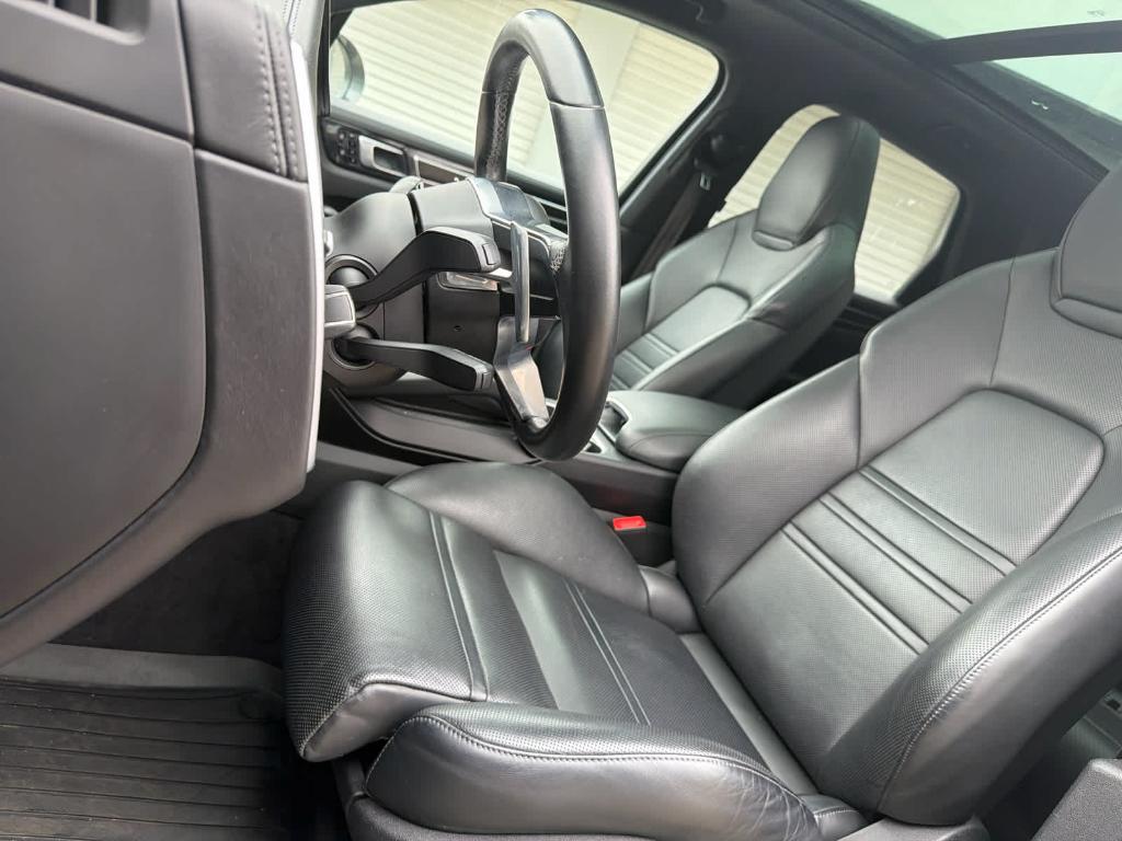 PORSCHE CAYENNE - 10