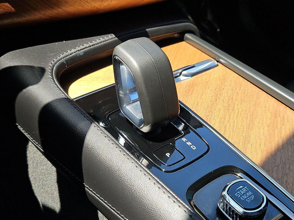 صورة مصغرة 32 لـ 2025 Volvo XC90 B6 PLUS 7-SEATER