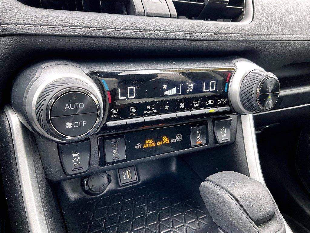 صورة مصغرة 26 لـ 2024 Toyota RAV4 XLE