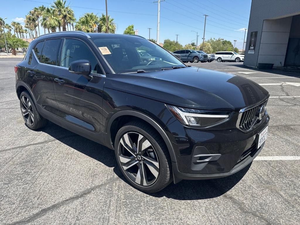 2023 Volvo XC40 B5 ULTIMATE BRIGHT THEME photo 3