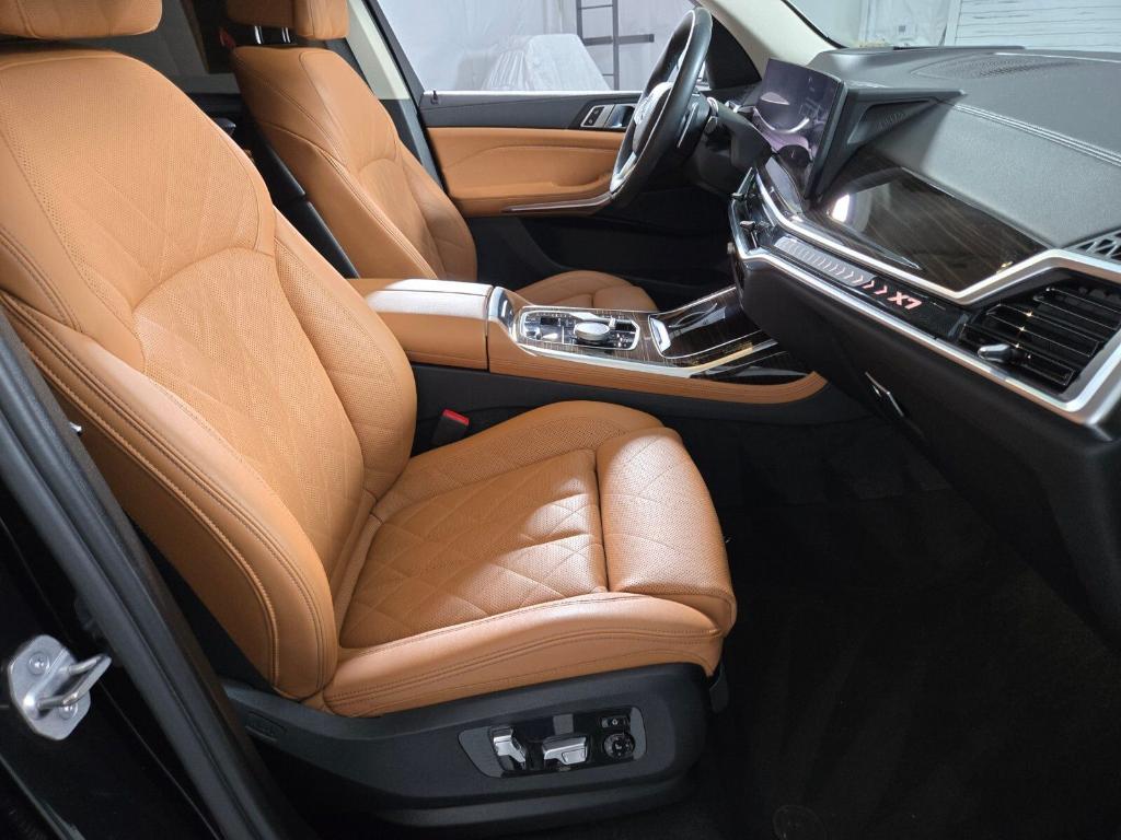 صورة مصغرة 19 لـ 2023 BMW X7 XDRIVE40I