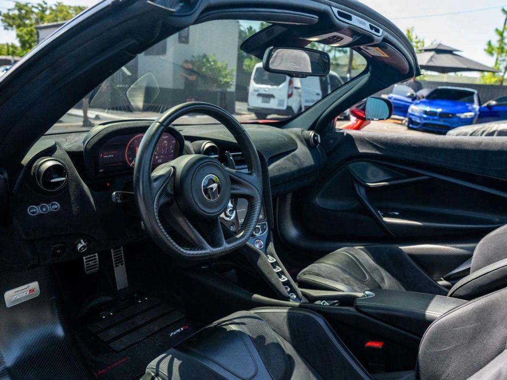صورة 17 لـ 2020 Mclaren 720S BASE