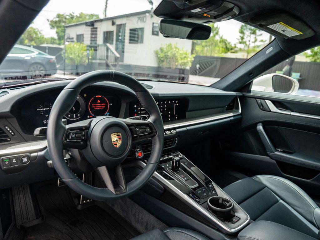 صورة مصغرة 16 لـ 2025 Porsche 911 CARRERA