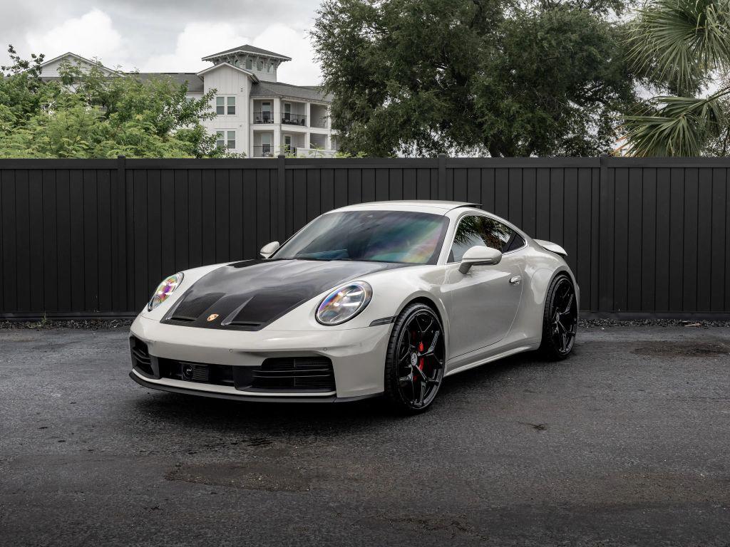 صورة 8 لـ 2025 Porsche 911 CARRERA