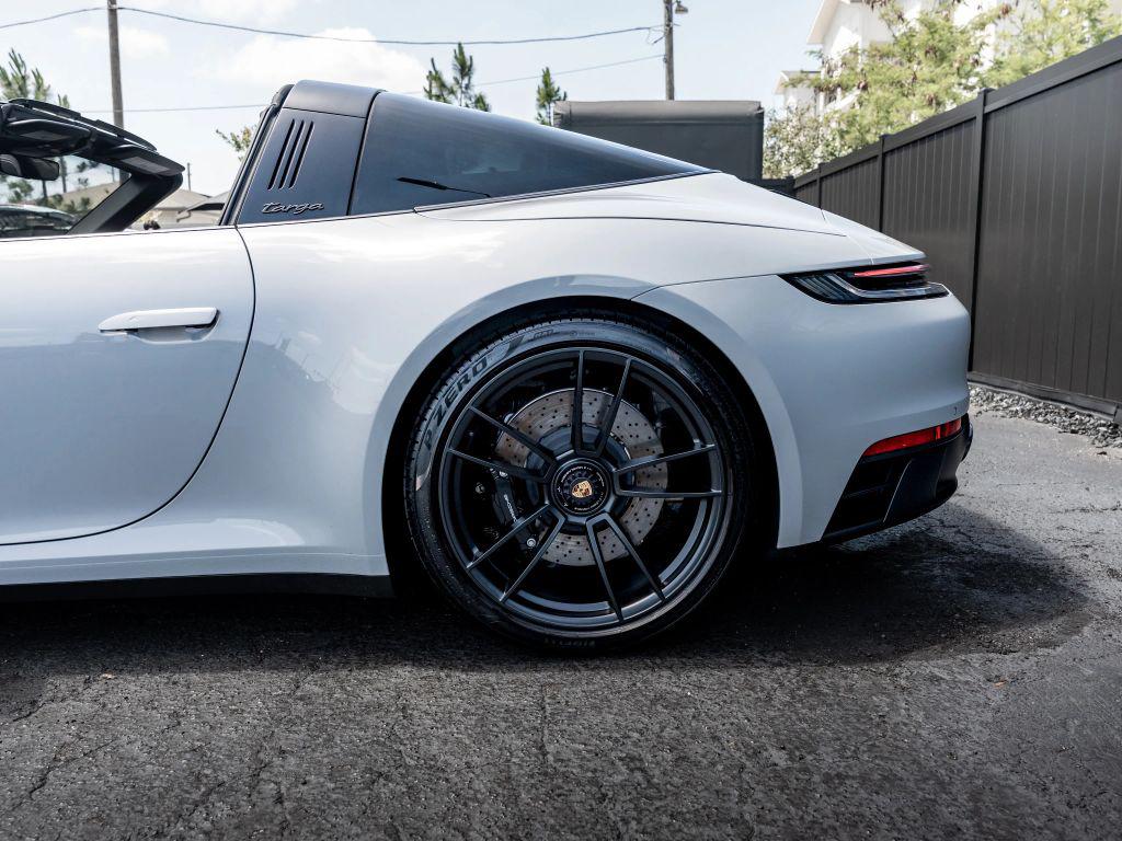 2024 Porsche 911 TARGA 4S — миниатюра 33