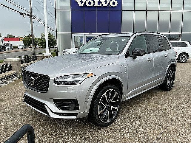2023 Volvo XC90 RECHARGE PLUG-IN HYBRID PLUS DARK THEME — миниатюра 2