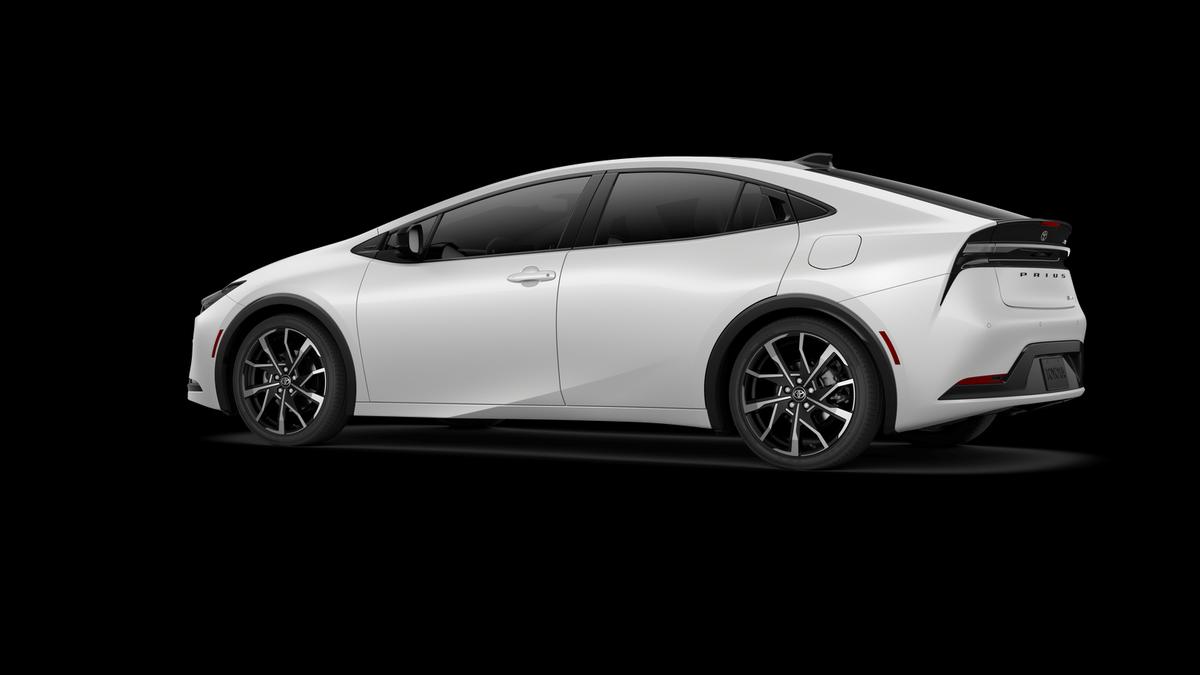 صورة مصغرة 27 لـ 2026 Toyota PRIUS PLUG-IN HYBRID XSE