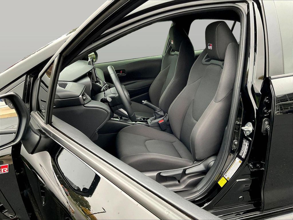 صورة مصغرة 24 لـ 2023 Toyota GR COROLLA CORE