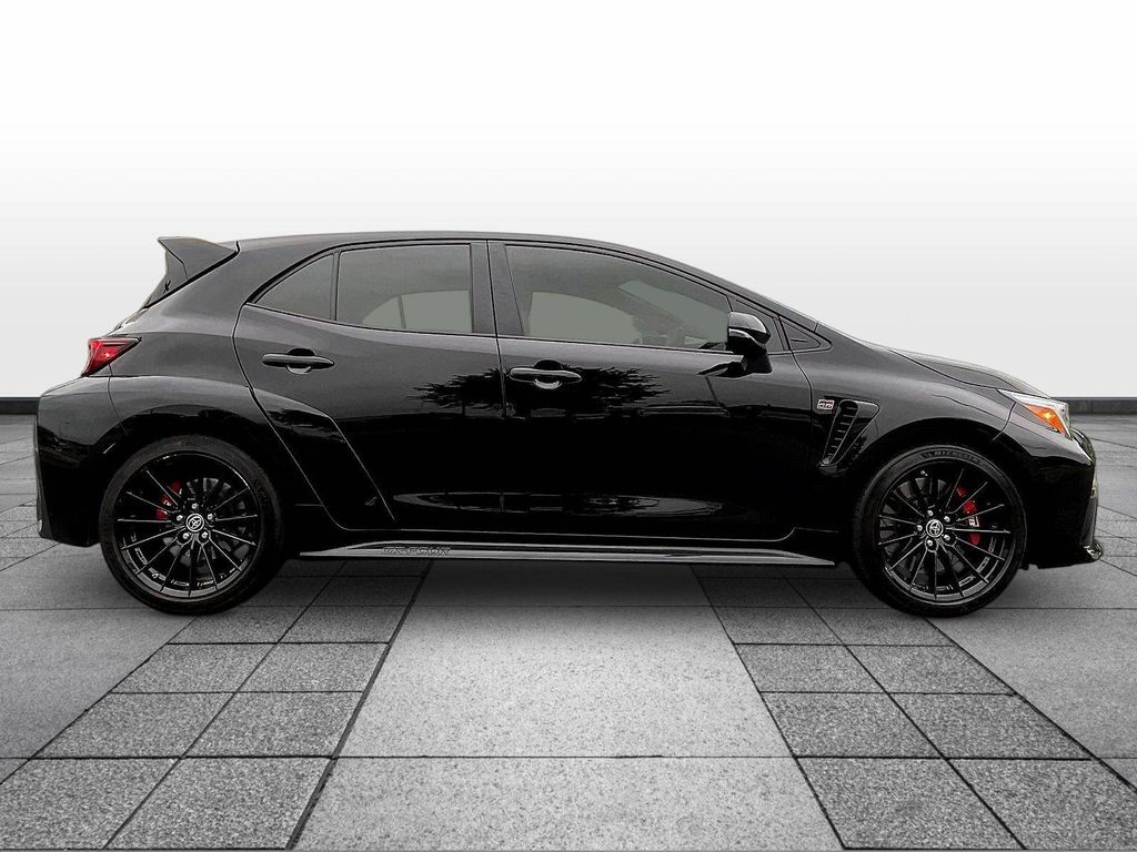 صورة 4 لـ 2023 Toyota GR COROLLA CORE