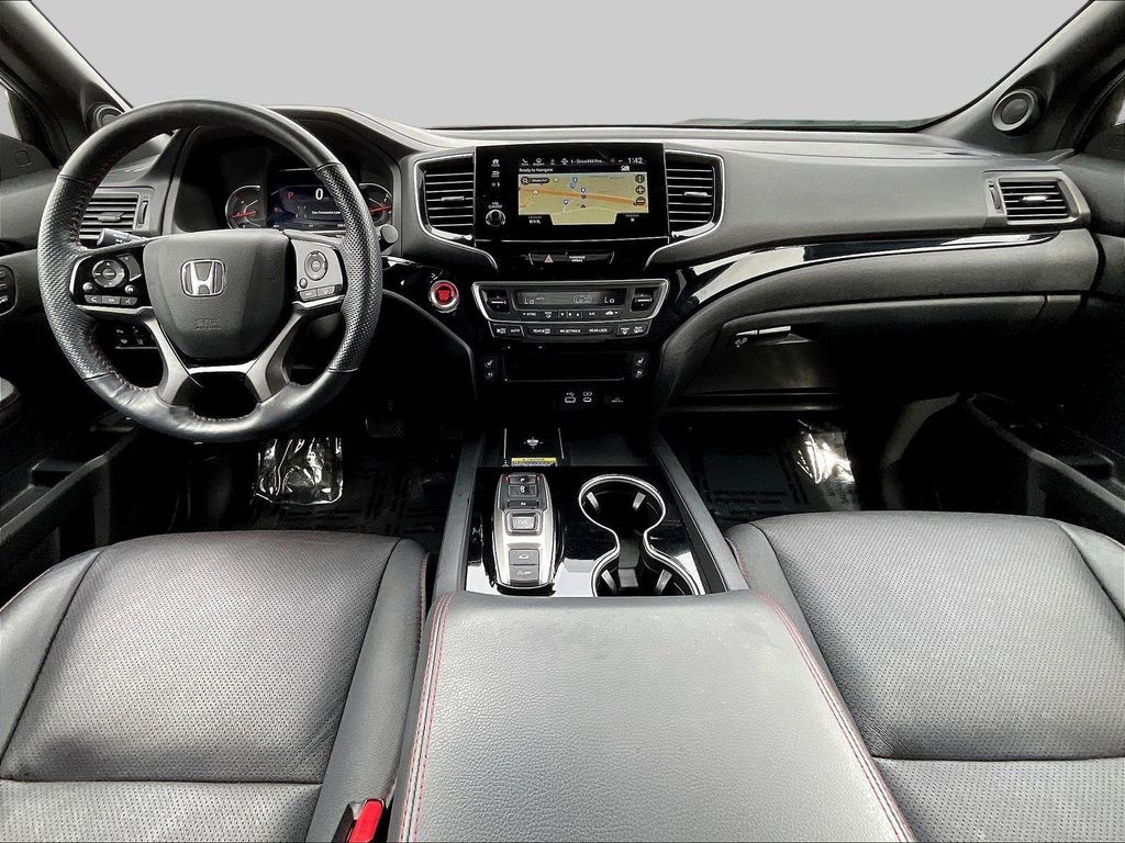 صورة 10 لـ 2024 Honda PASSPORT AWD BLACK