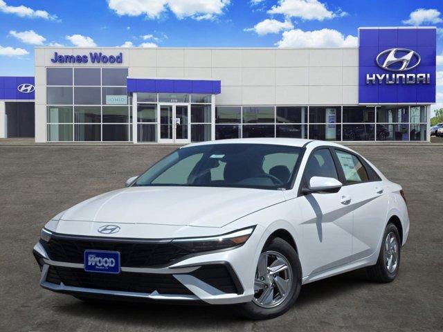 New 2026 Hyundai ELANTRA SE