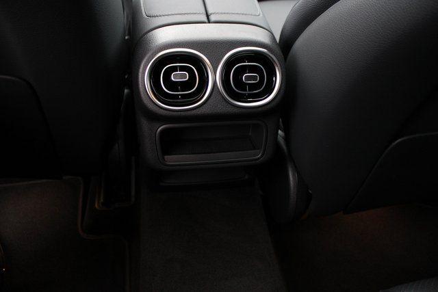 صورة مصغرة 32 لـ 2026 Mercedes-BENZ GLC