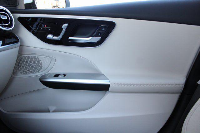 2025 Mercedes-BENZ C-CLASS thumbnail 32