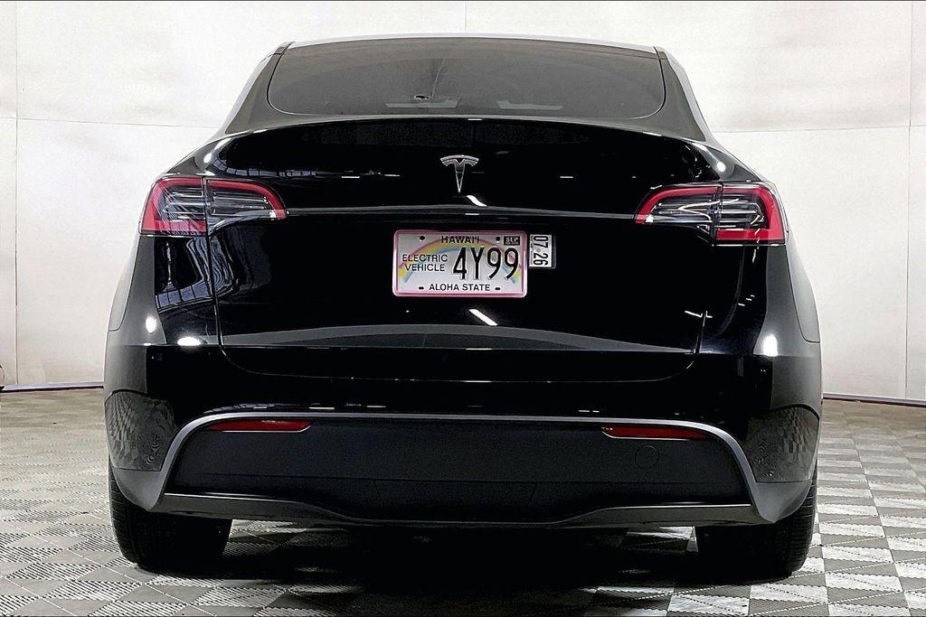 TESLA MODEL Y - 3
