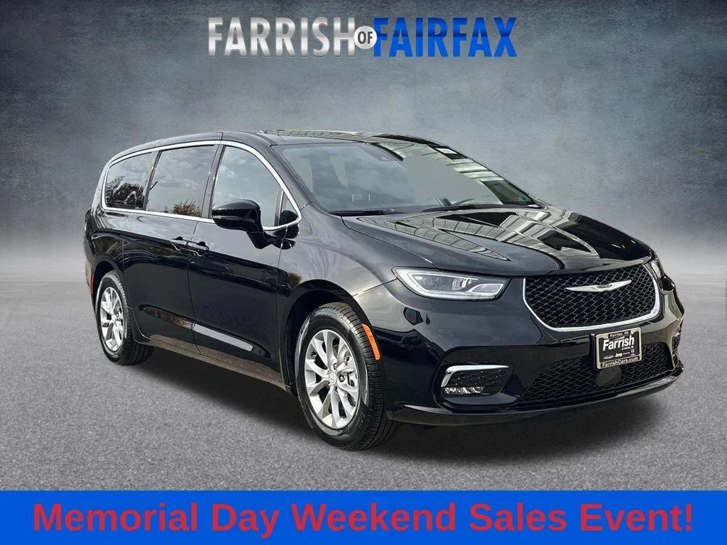 New 2026 Chrysler Pacifica Limited