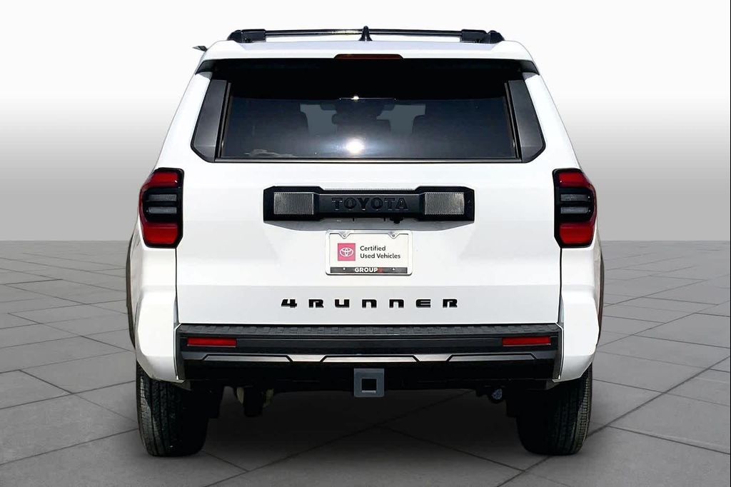 صورة 5 لـ 2025 Toyota 4RUNNER SR5