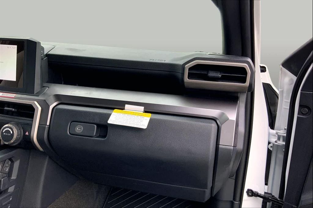 صورة مصغرة 18 لـ 2025 Toyota 4RUNNER SR5