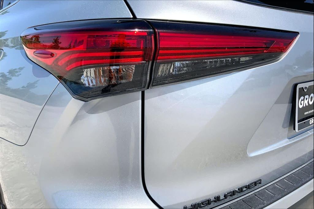 2023 Toyota HIGHLANDER L 缩略图 28