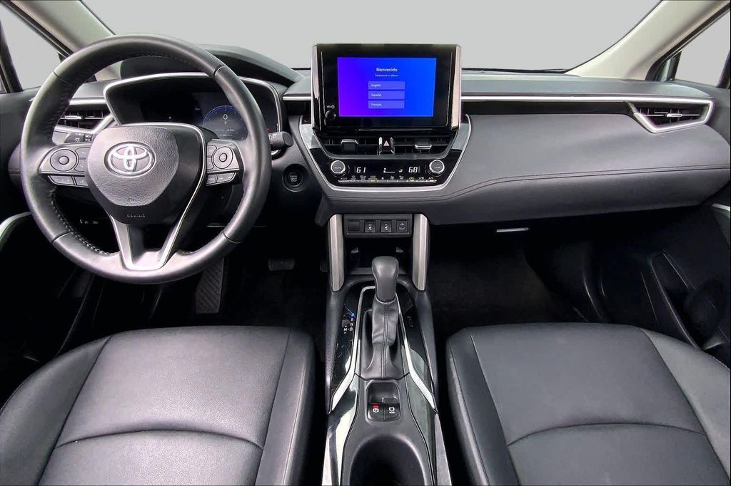 صورة مصغرة 15 لـ 2025 Toyota COROLLA CROSS XLE