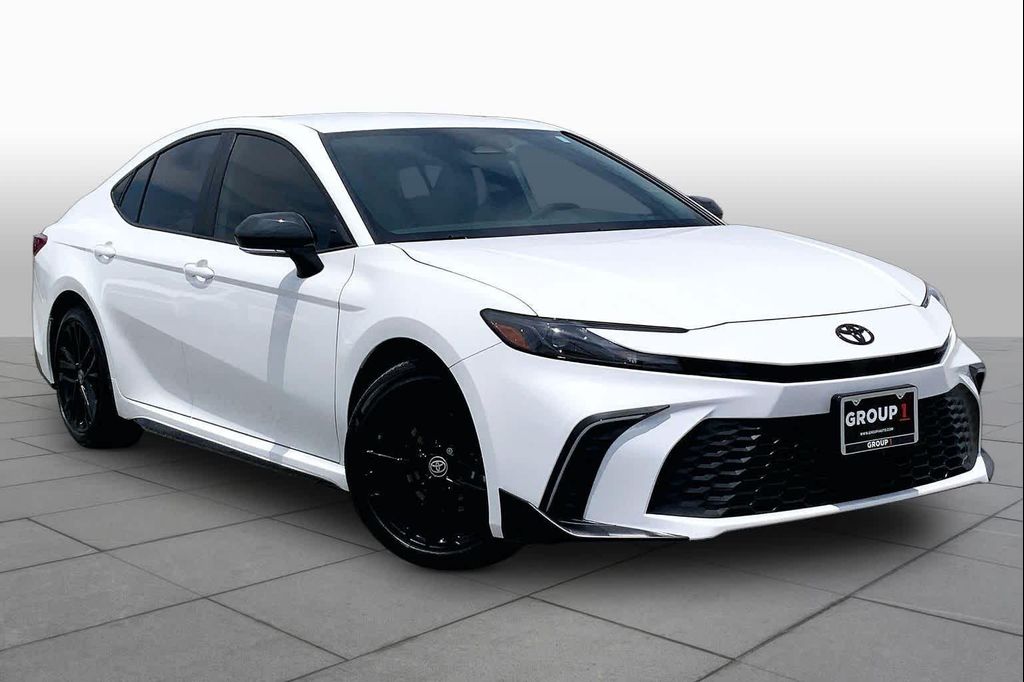 2025 TOYOTA CAMRY SE photo 3