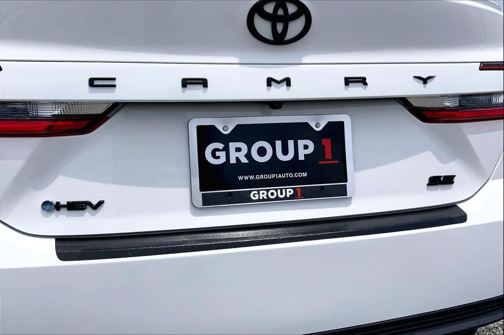 2025 TOYOTA CAMRY SE photo 10