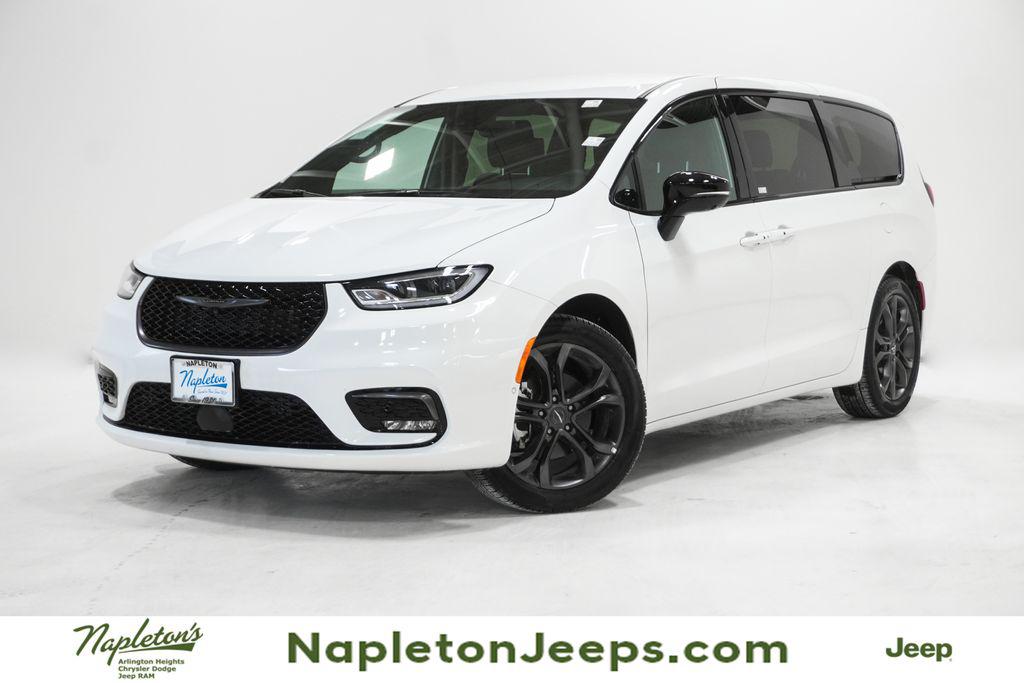 New 2026 Chrysler Pacifica L