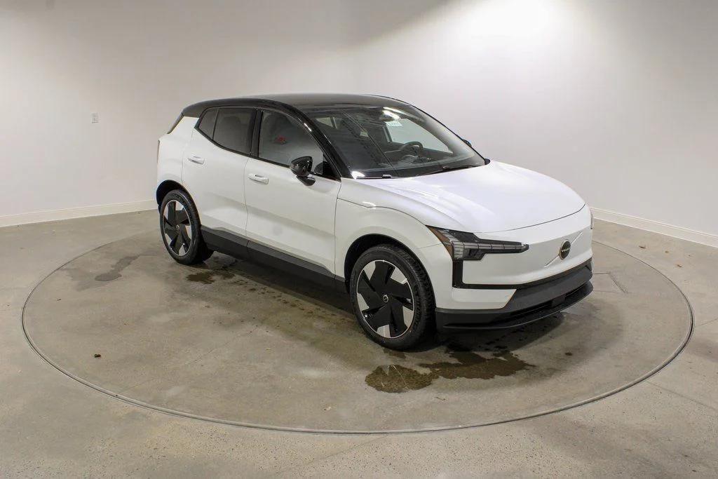 2026 Volvo EX30 PLUS TWIN MOTOR PERFORMANCE, FULLY ELECTRIC — фото 8